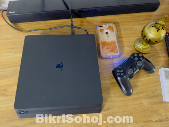Sony PlayStation 4 Slim 1TB Console Good condition
